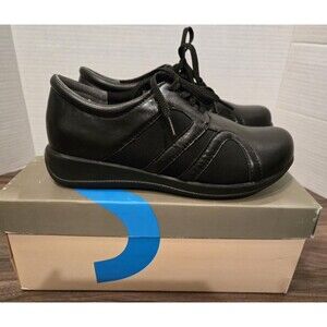 NIB SoftWalk Topeka Women's Shoes Sneakers Lace Up Black Size 6.5 WW NEW